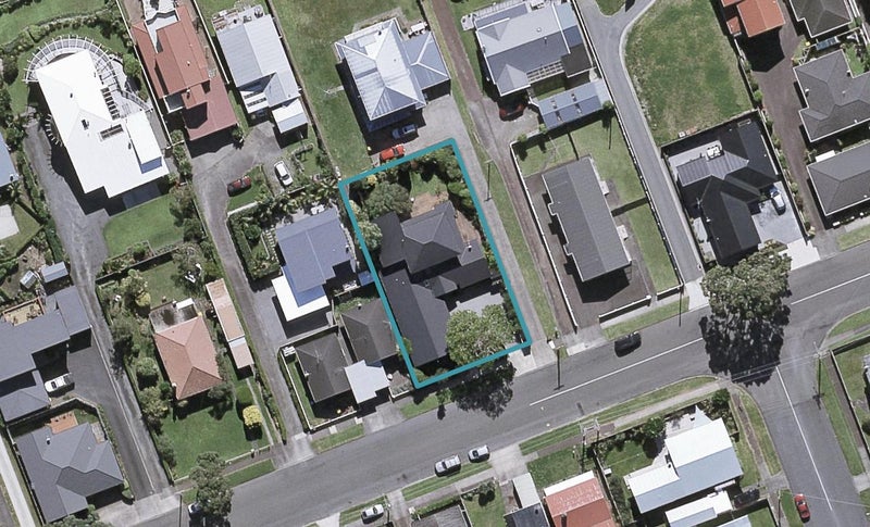 42 Whiteley Street, Moturoa, New Plymouth - Carousel 1