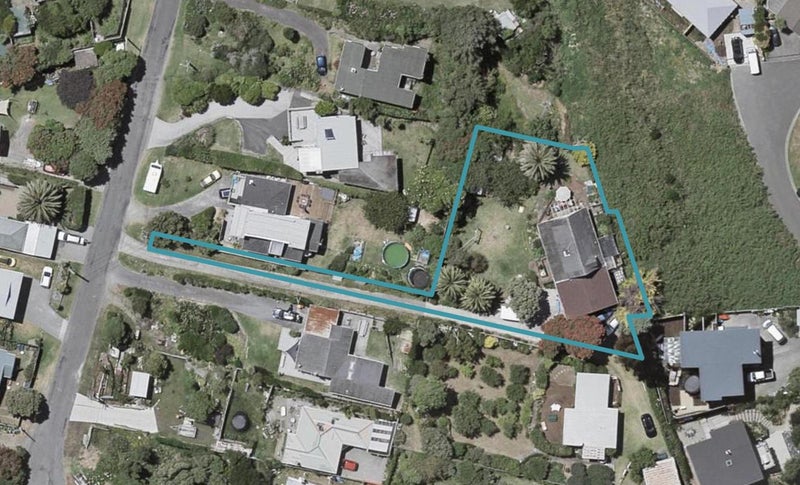 13 Mckenzie Avenue, Raumati South, Paraparaumu - Carousel 1