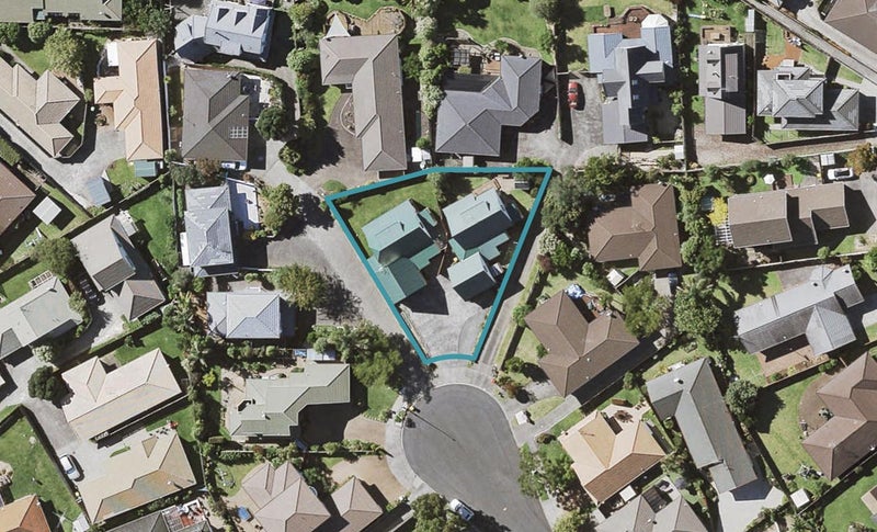 2/23 Solana Court, Botany Downs, Auckland - Carousel 1