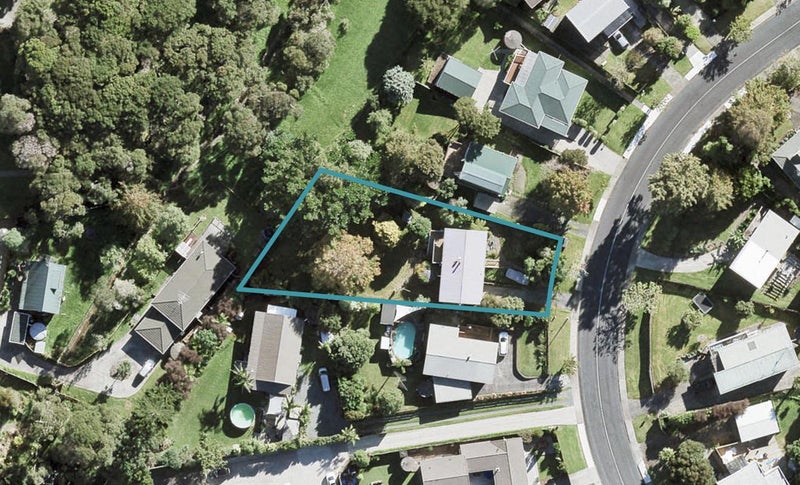 57 Brian Crescent, Stanmore Bay, Whangaparaoa - Carousel 1