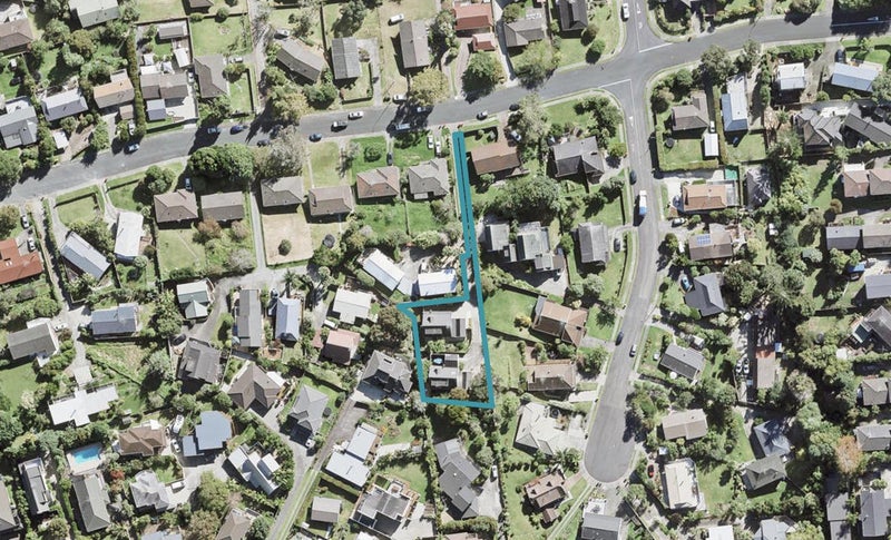 2/50 Nor'east Drive, Northcross, Auckland - Carousel 1