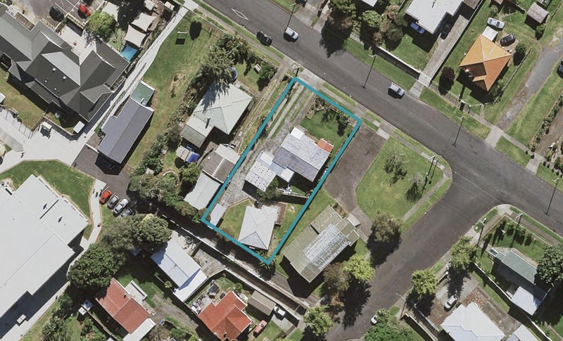 8 Ferguson Street, Māngere East, Auckland - Carousel 1