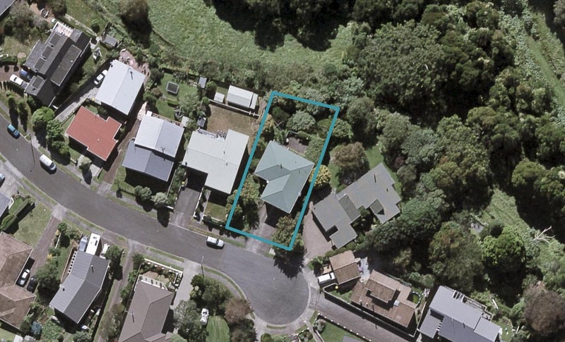 21 Montana Place, Merrilands, New Plymouth - Carousel 1