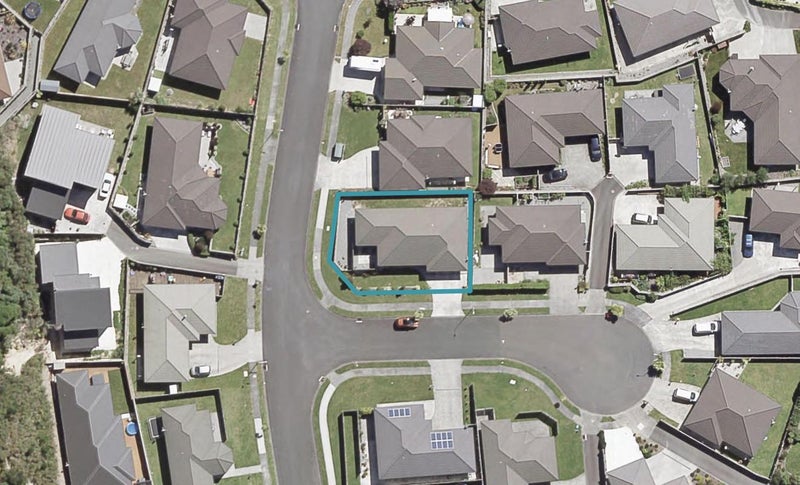 5 Aragon Grove, Kingsley Heights, Upper Hutt - Carousel 1