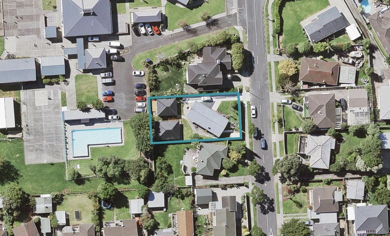 6 Wycherley Drive, Bucklands Beach, Auckland - Carousel 1