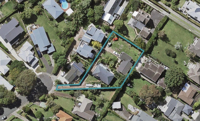 2/4 Crichton Terrace, Hauraki, Auckland - Carousel 1