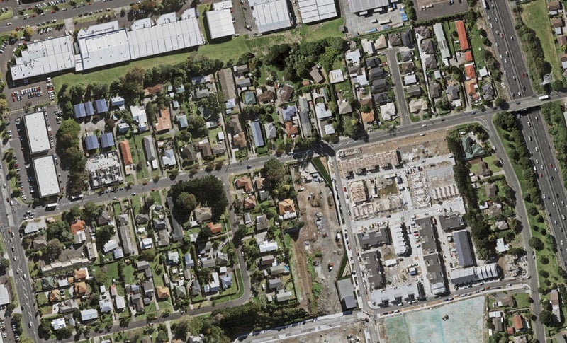 2/25 Panama Road, Mount Wellington, Auckland - Carousel 1