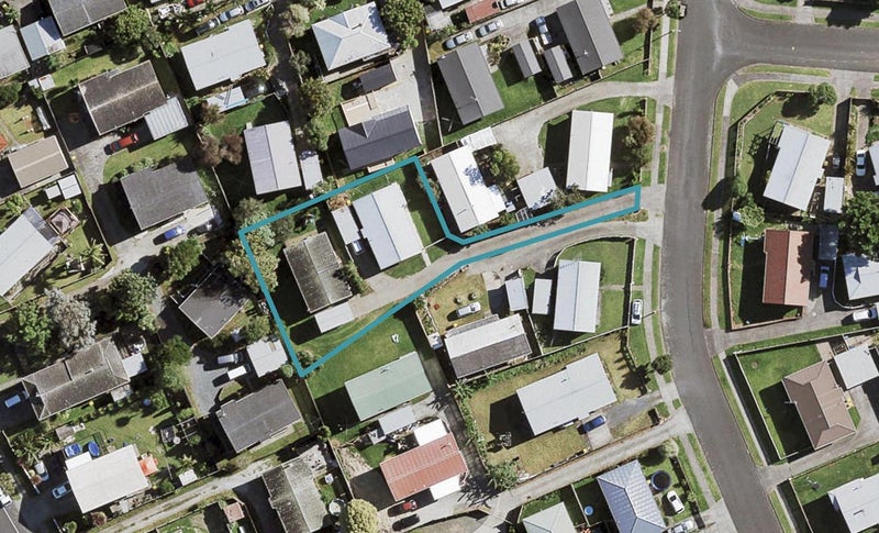 2/21 Templeton Place, Clendon Park, Auckland - Carousel 1