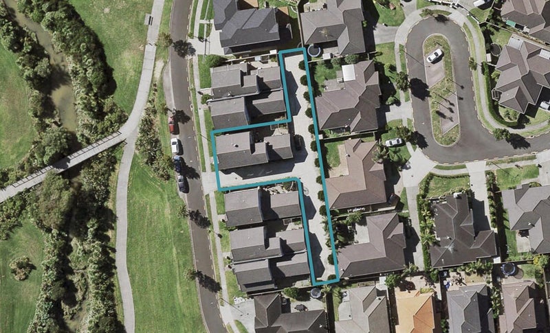 32 Salford Crescent, Flat Bush, Auckland - Carousel 1