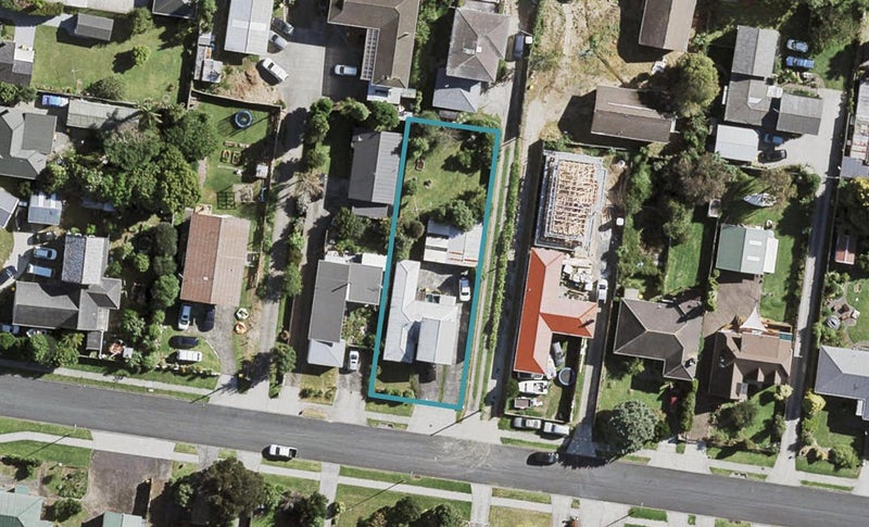 28 Estuary Road, Weymouth, Auckland - Carousel 1