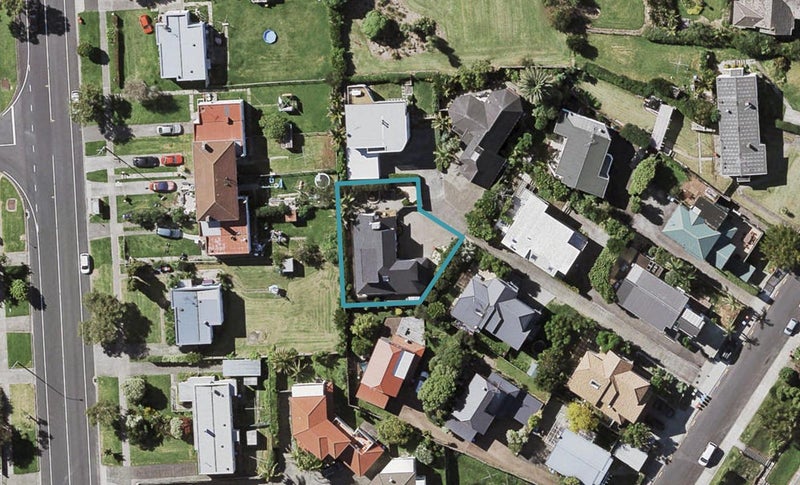 58 Kurahaupo Street, Orakei, Auckland - Carousel 1