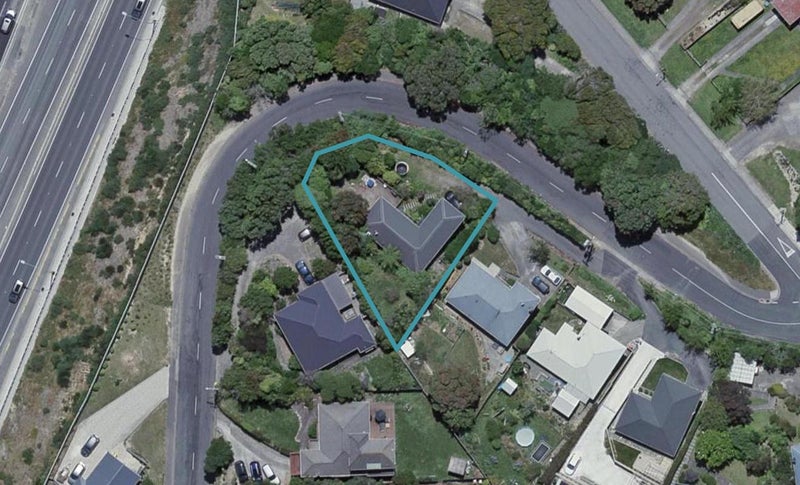 7 Allen Terrace, Tawa, Wellington - Carousel 1