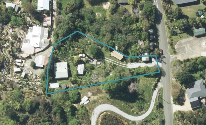 6 Falconer Road, Takaka - Carousel 1