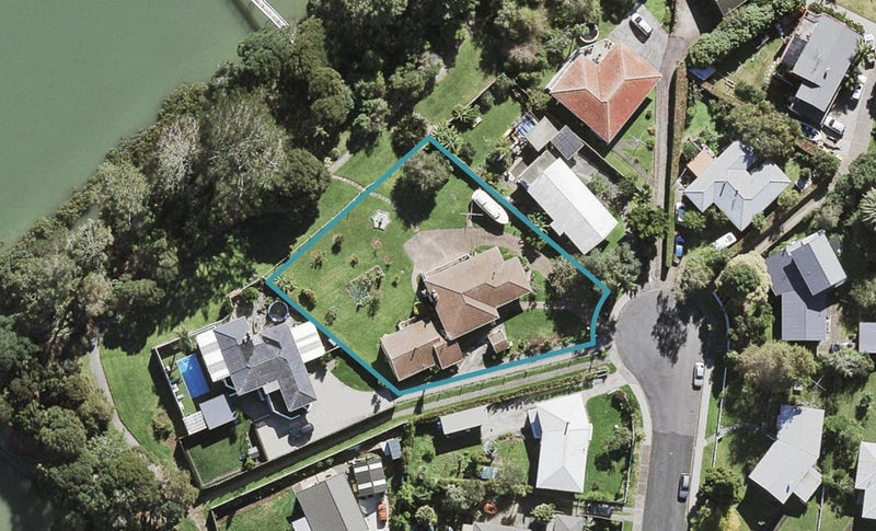 84/82 Paragon Avenue, Beach Haven, Auckland - Carousel 1