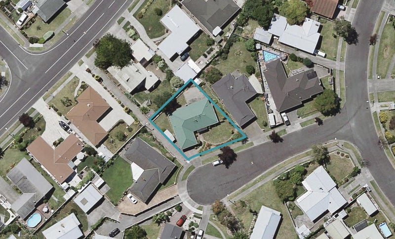 4 Tukes Place, Greenmeadows, Napier - Carousel 1