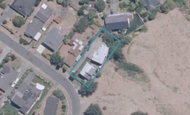 2/16 Aubrey Crescent, Rainbow Point, Taupo - Carousel 1