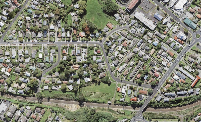49D Clayburn Road, Glen Eden, Auckland - Carousel 1