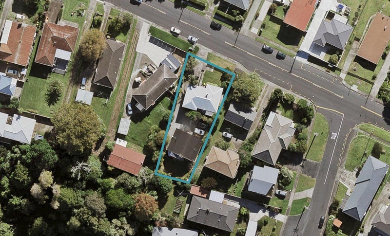 2/33 Exmouth Road, Northcote, Auckland - Carousel 1