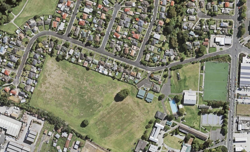 6/28 Smythe Road, Henderson, Auckland - Carousel 1