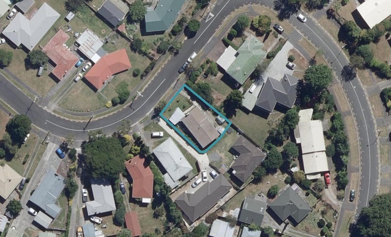 44 Liston Crescent, Hillcrest, Hamilton - Carousel 1