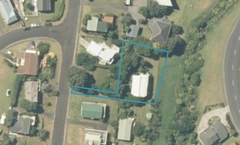 207 Russell Bruce Place, Onemana, Whangamatā - Carousel 1