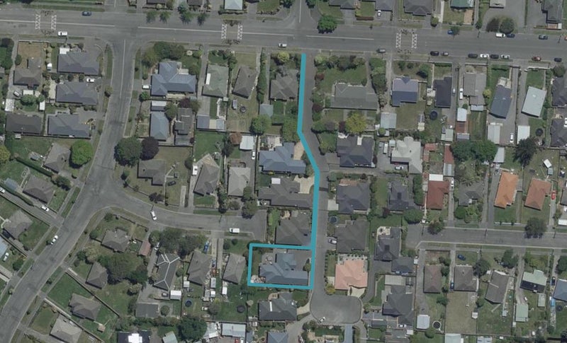 10 Scarlet Lane, Redwood, Christchurch - Carousel 1