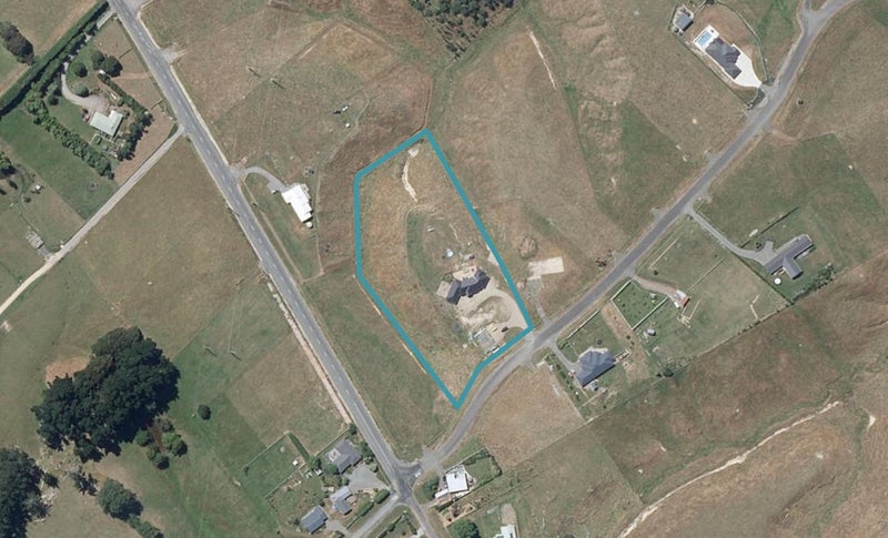 13 Highland View Drive, Tokomaru, Palmerston North - Carousel 1