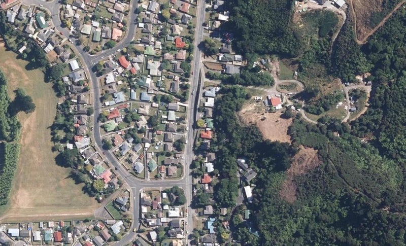 83 Coast Road, Wainuiomata, Lower Hutt - Carousel 1
