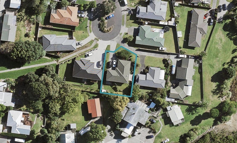 22 Reremanu Place, Weymouth, Auckland - Carousel 1