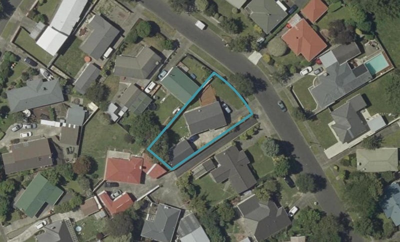 32 Ruamahanga Crescent, Terrace End, Palmerston North - Carousel 1