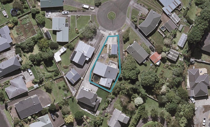 11 Handley Place, Glen Avon, New Plymouth - Carousel 1