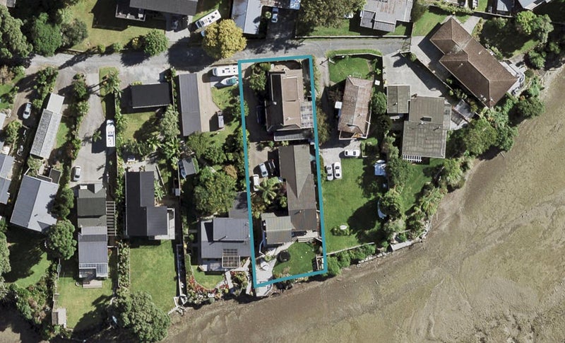 2/13 Lawson Way, Weymouth, Auckland - Carousel 1