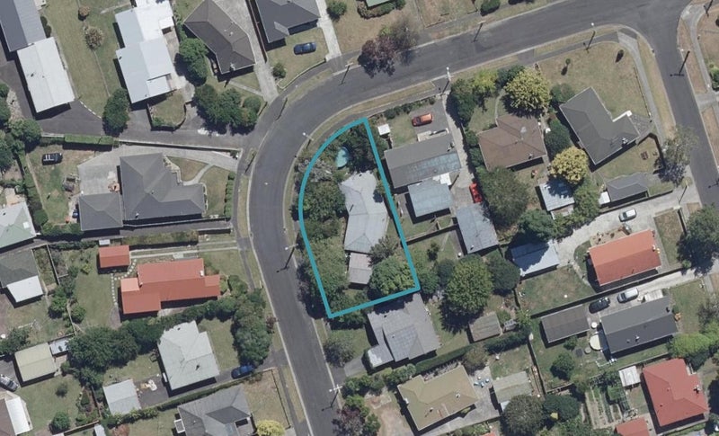 24 Beech Crescent, Hillcrest, Hamilton - Carousel 1
