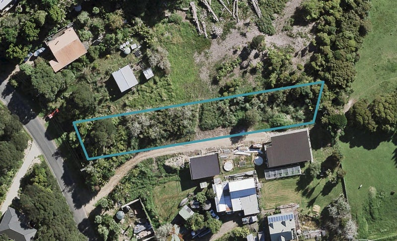 107 Queens Drive, Oneroa, Waiheke Island - Carousel 1