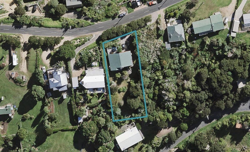 34 Pacific Parade, Surfdale, Waiheke Island - Carousel 1