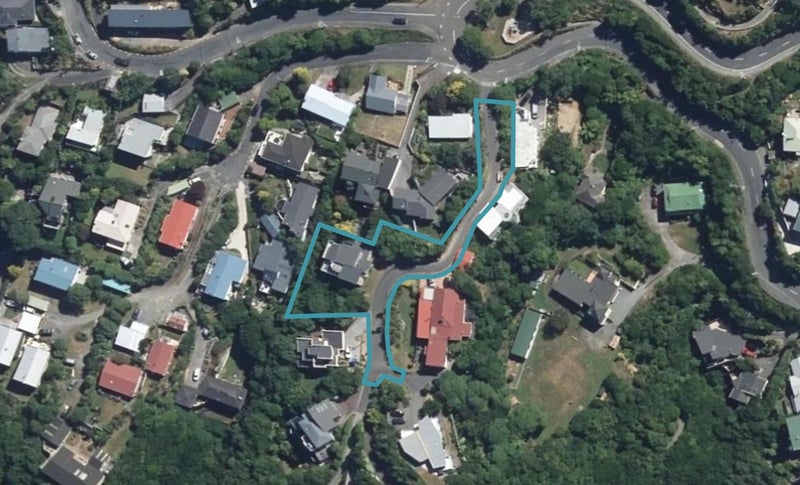 9 Green Park Lane, Korokoro, Lower Hutt - Carousel 1