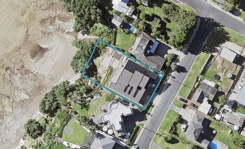 3 Ealing Crescent, Beachlands, Auckland - Carousel 1