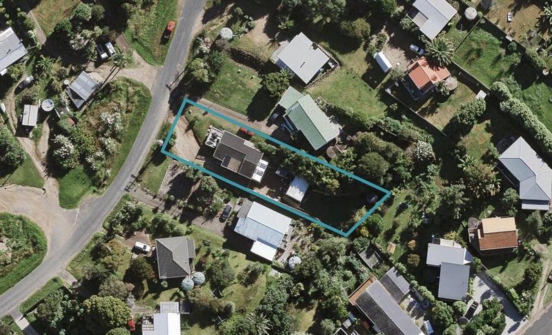 16 Kennedy Road, Surfdale, Waiheke Island - Carousel 1