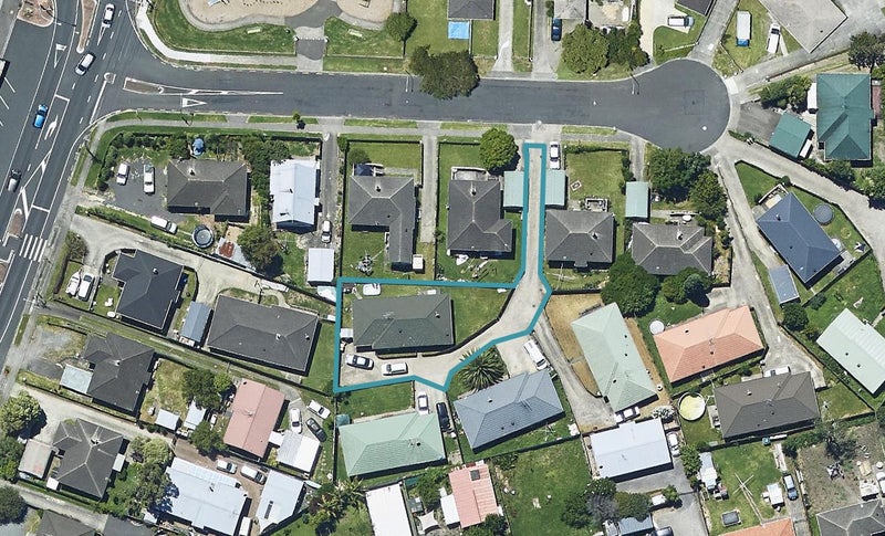 10B Surrey Grove, Parkvale, Tauranga - Carousel 1
