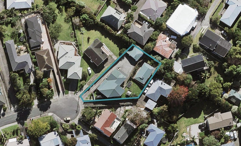 24 McIlroy Avenue, Hillsborough, Auckland - Carousel 1