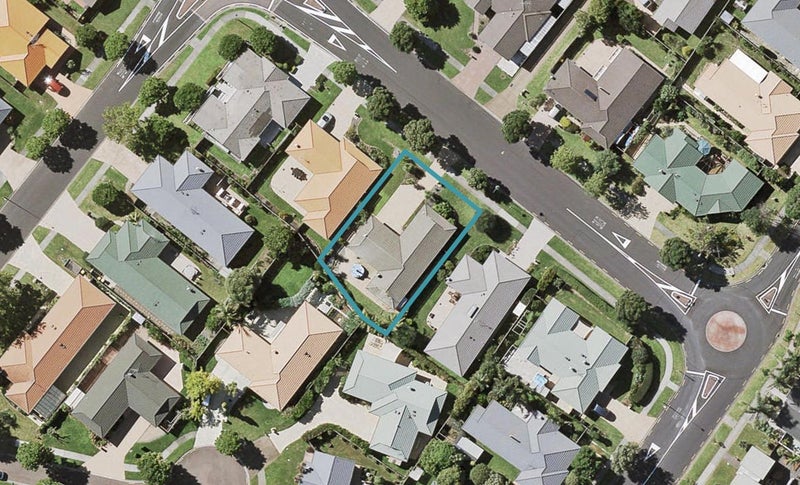 8 Huntington Drive, Huntington Park, Auckland - Carousel 1