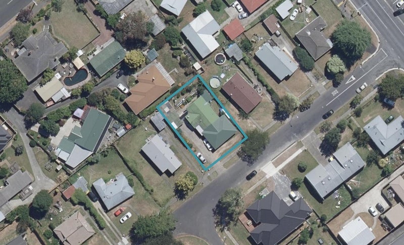 8 Crosher Place, Silverdale, Hamilton - Carousel 1