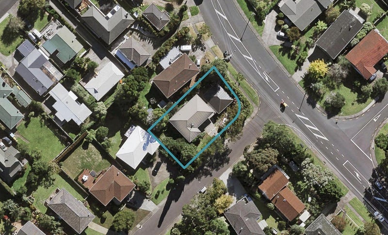 1 Tudward Glade, Hillcrest, Auckland - Carousel 1