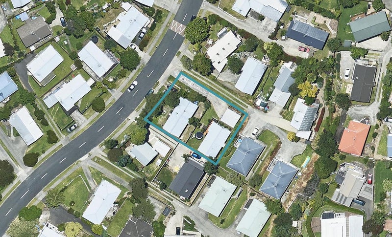 31 Meander Drive, Welcome Bay, Tauranga - Carousel 1