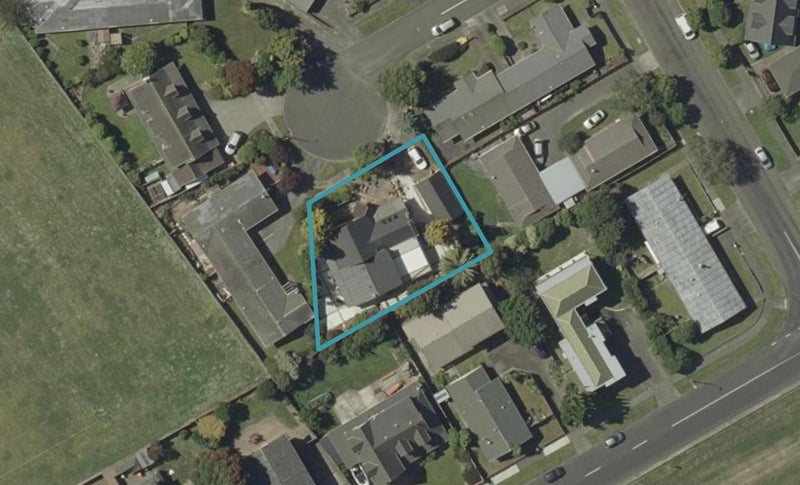 2 Huata Place, West End, Palmerston North - Carousel 1