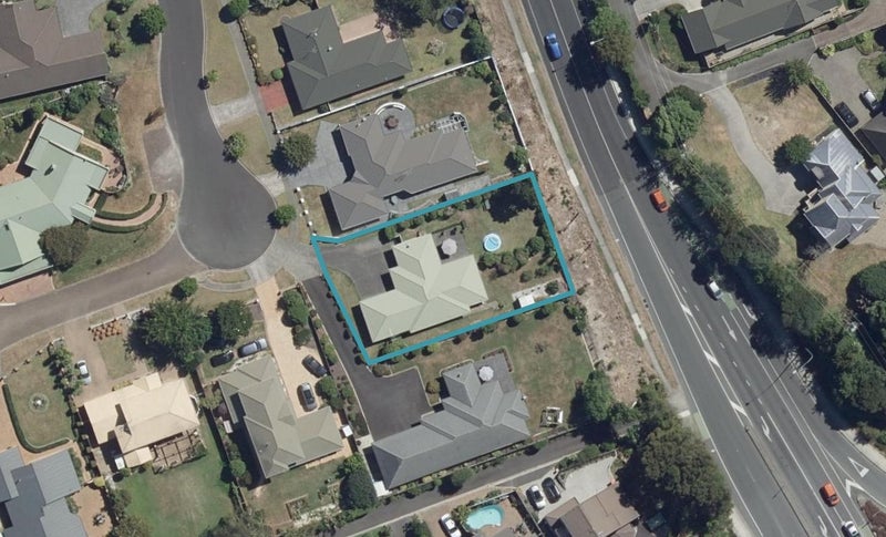 13 Fernwater Place, Flagstaff, Hamilton - Carousel 1