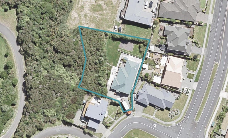 4 Garrett Place, Riverstone Terraces, Upper Hutt - Carousel 1