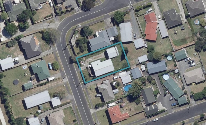6 Caistor Street, Fairview Downs, Hamilton - Carousel 1