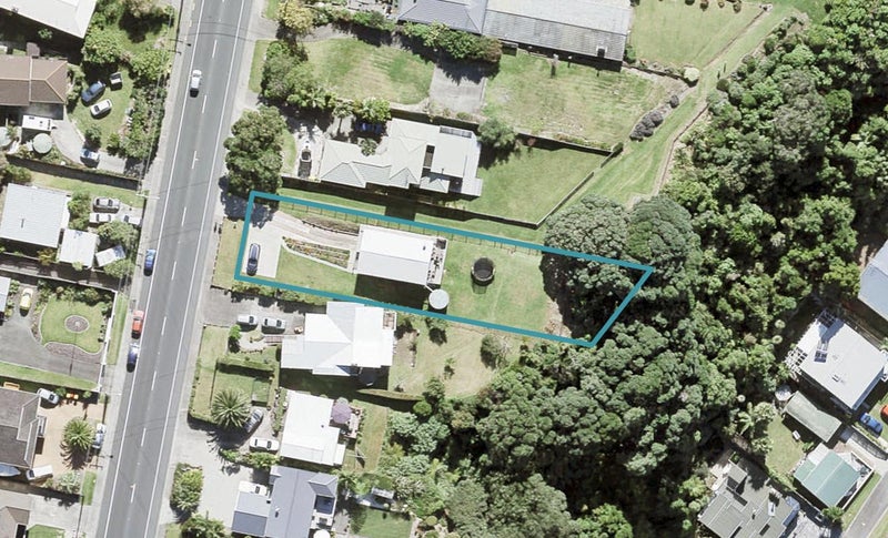 1009 Whangaparaoa Road, Matakatia, Whangaparaoa - Carousel 1