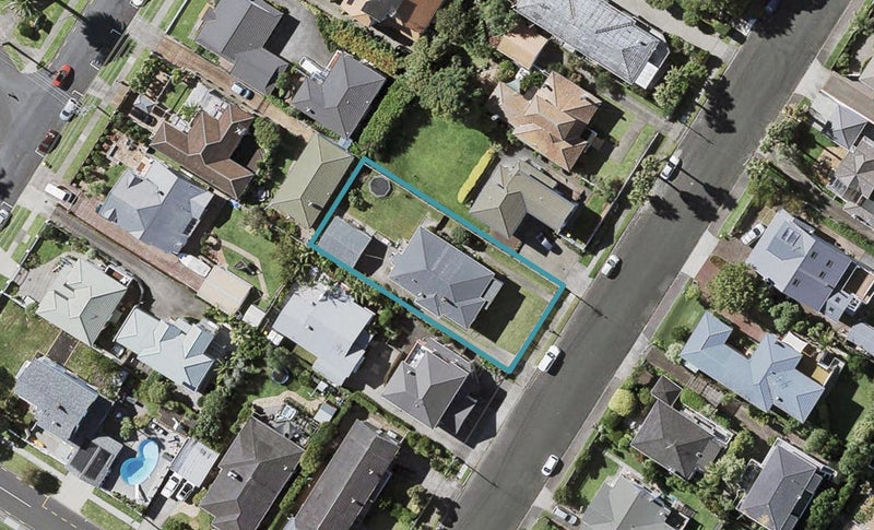 17 Bayview Road, Hauraki, Auckland - Carousel 1